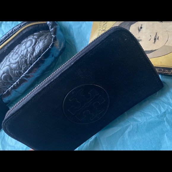 TORY BURCH BLK SHEEN GORG SUEDE MONOCHROME Wallet - Picture 1 of 14
